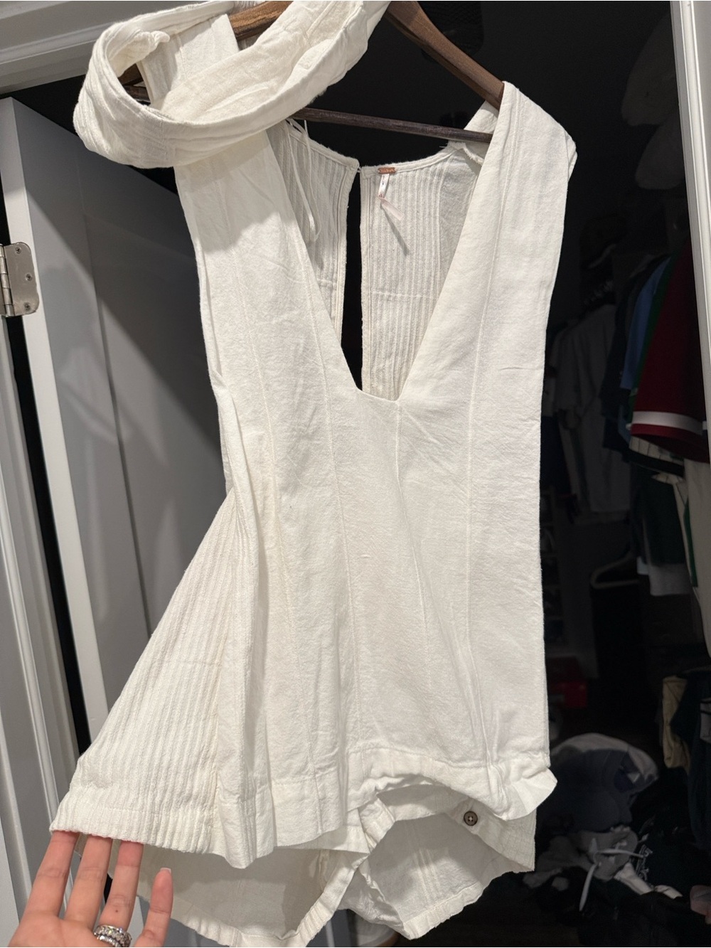 Free People Ivory V-Neck Sleeveless Knit Camisole